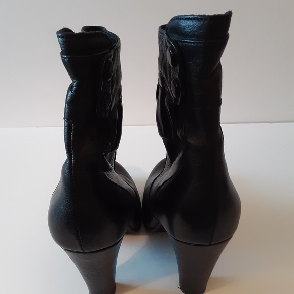 Clark's Artisan black leather ankle boots … - Picture 3 of 8